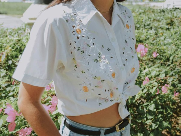 What is the best way to wear a crop top in your 30s?